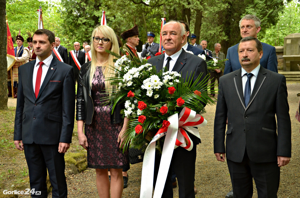 Hołd poległym na cmentarzu nr 91