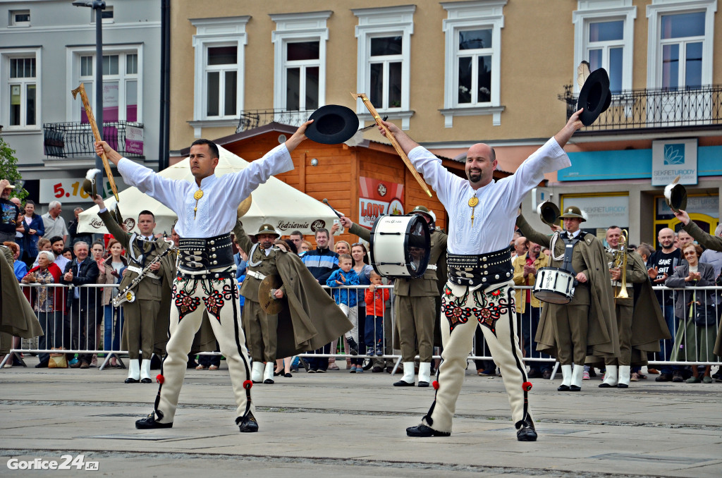 Musztra Paradna na gorlickim Rynku