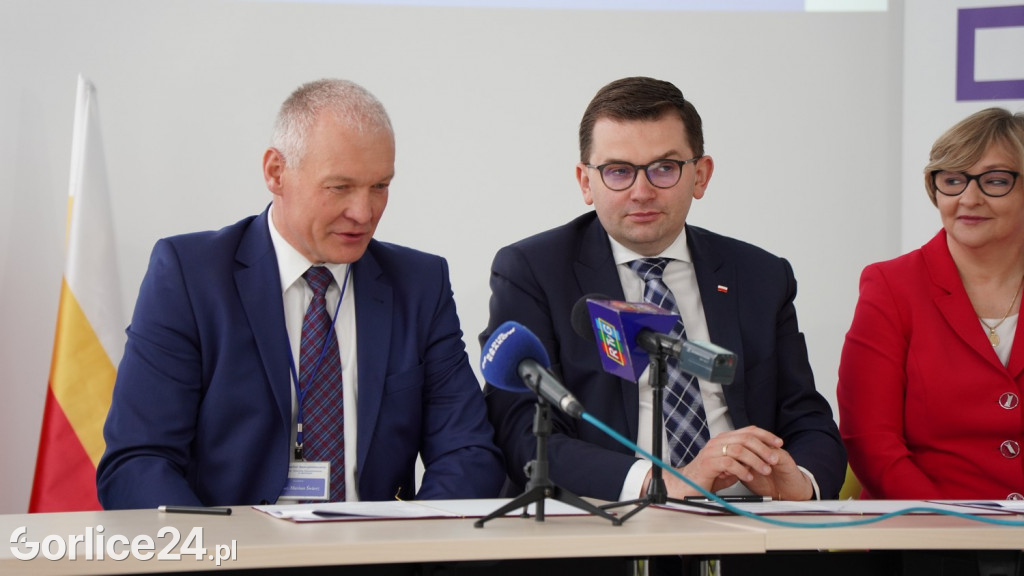 2 miliony dla szpitala - konferencja