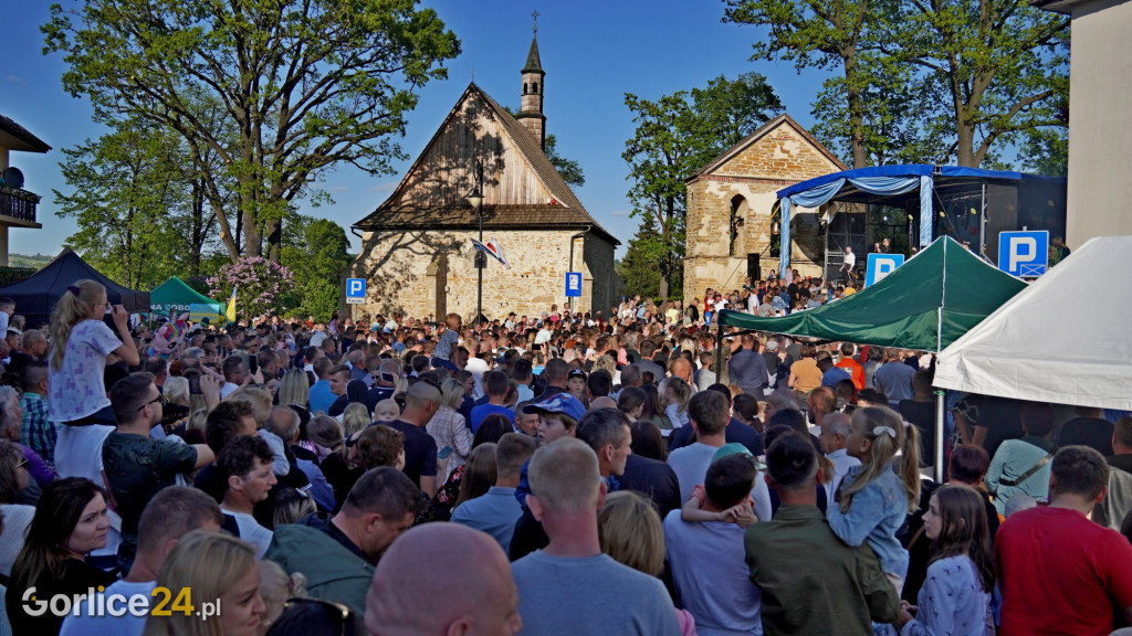 Tłumy w Bobowej - święto patronki miasta