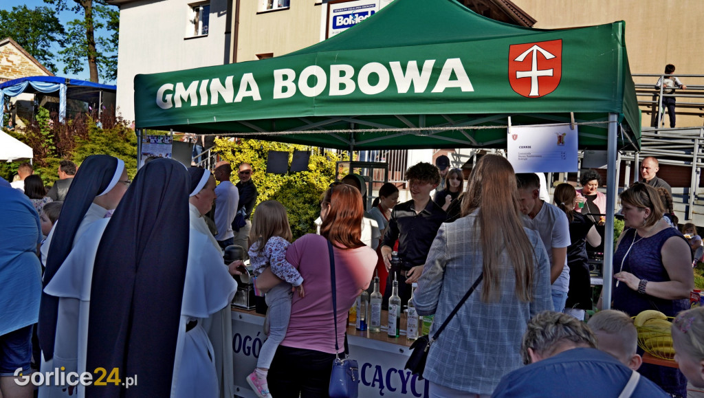 Tłumy w Bobowej - święto patronki miasta