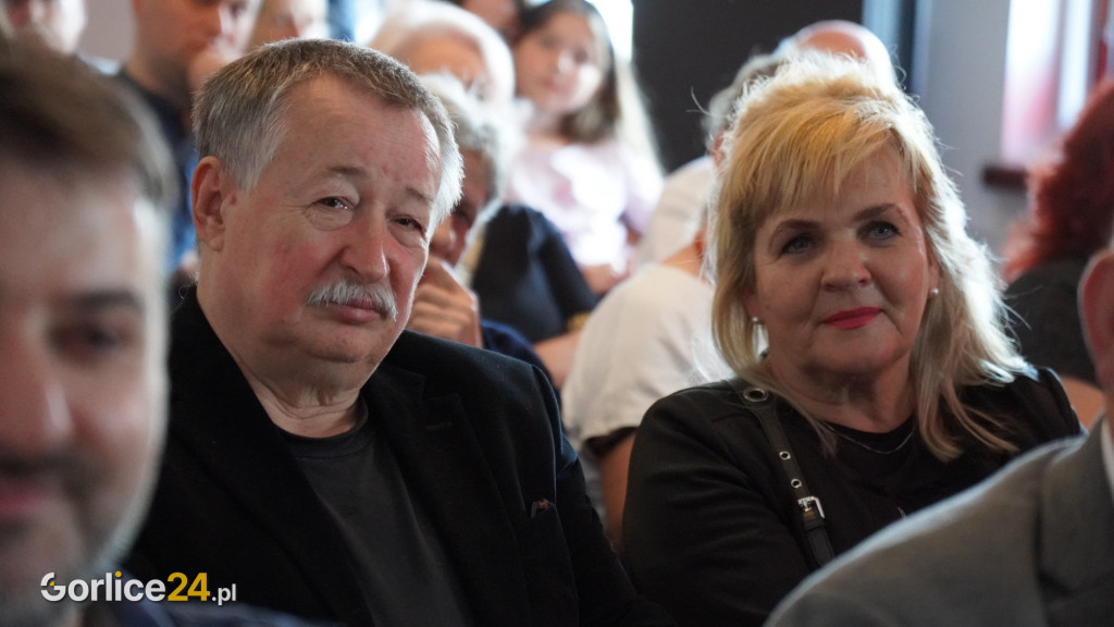 Wyjątkowy wernisaż -T. Łuczejko - muzyka i obrazy