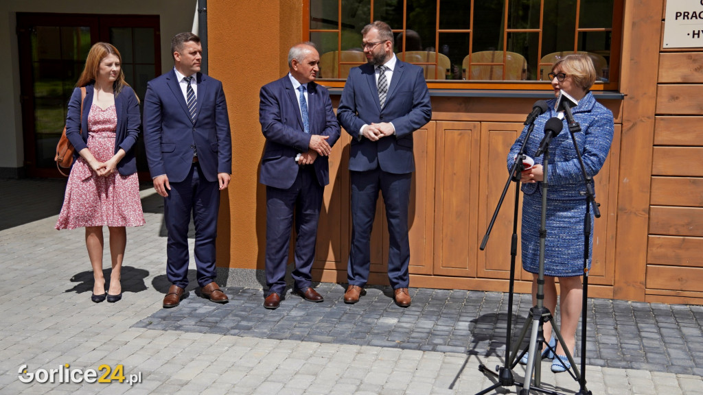 Otwarcie Hyblówki w Ropie z udziałem ministra