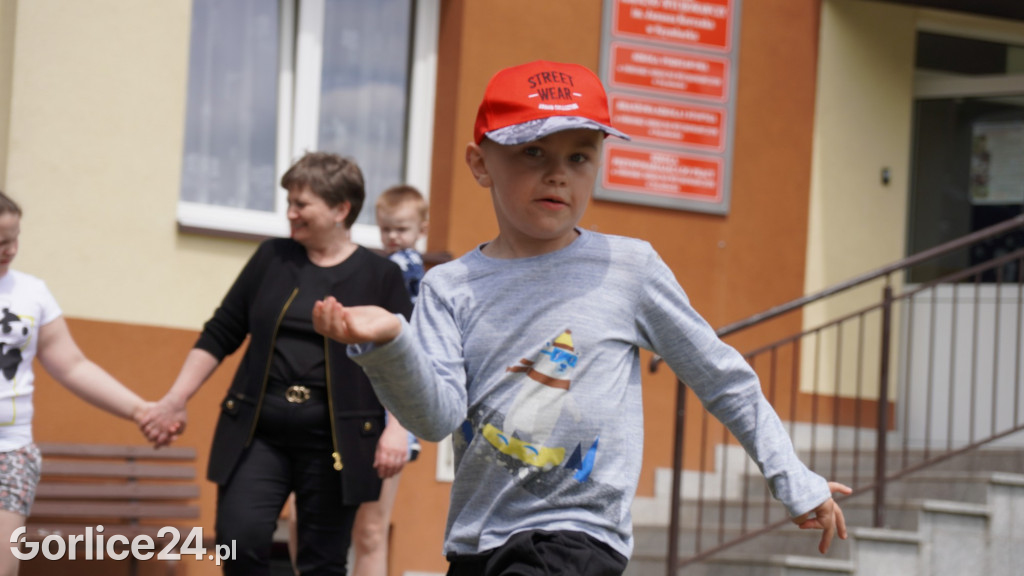 Radość dzieci - Dzień otwarty w SOSW w Szymbarku