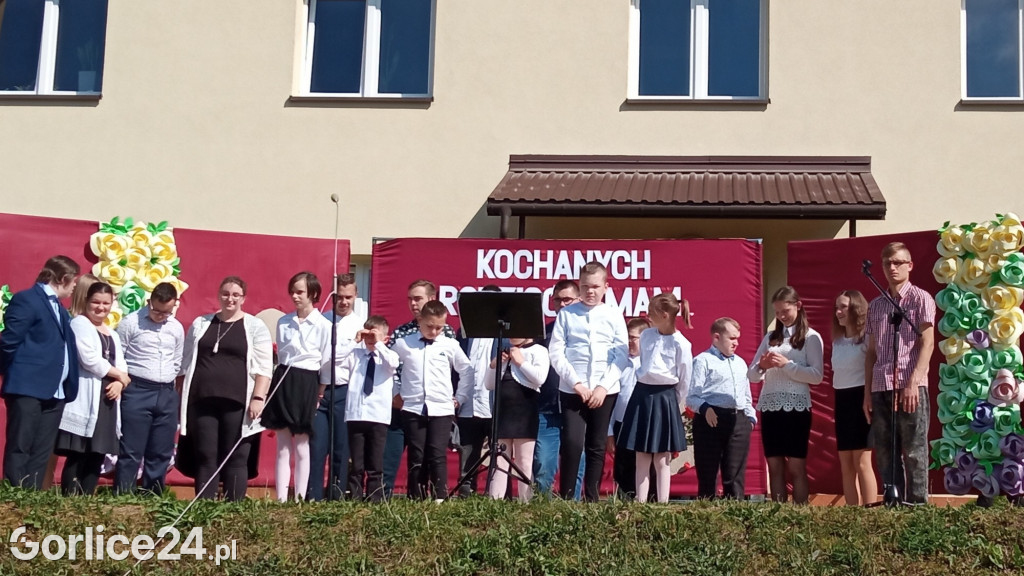 Radość dzieci - Dzień otwarty w SOSW w Szymbarku