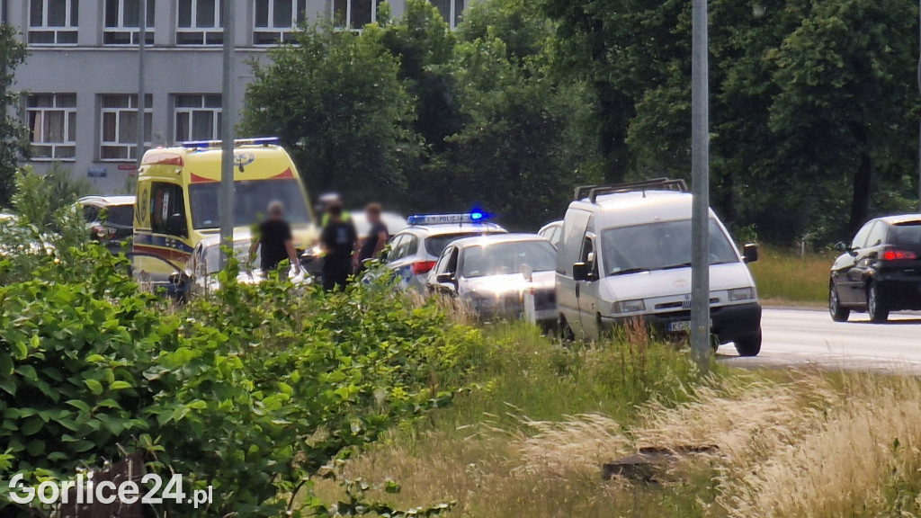 Uderzył w latarnię na ul. Bieckiej (20.06.)