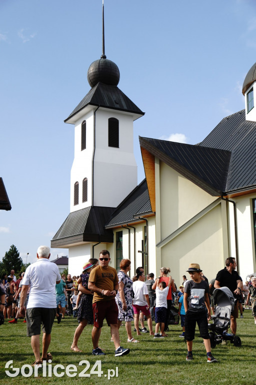 Tłumy na festynie w parafii św. Jadwigi Królowej