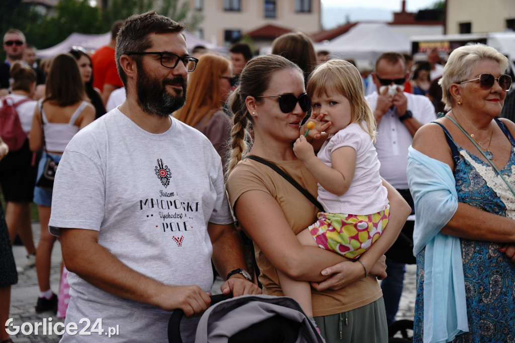 Tłumy na festynie w parafii św. Jadwigi Królowej