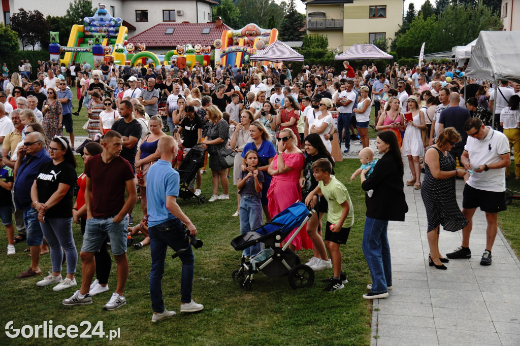 Tłumy na festynie w parafii św. Jadwigi Królowej