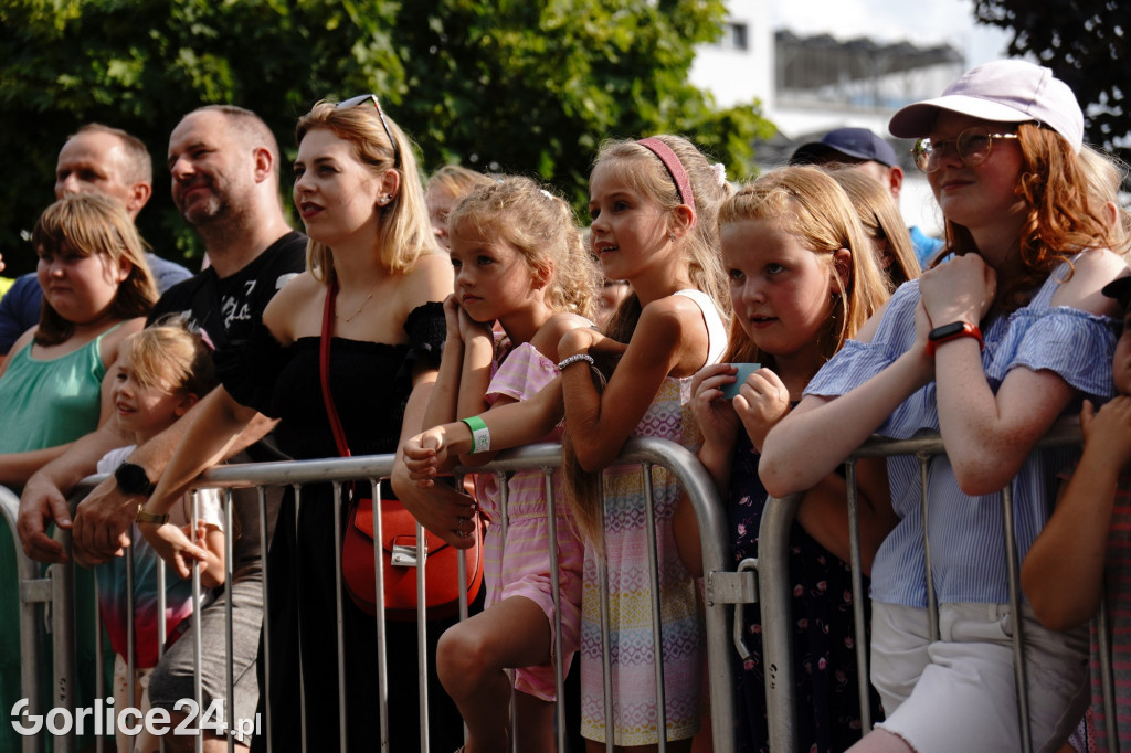 Tłumy na festynie w parafii św. Jadwigi Królowej