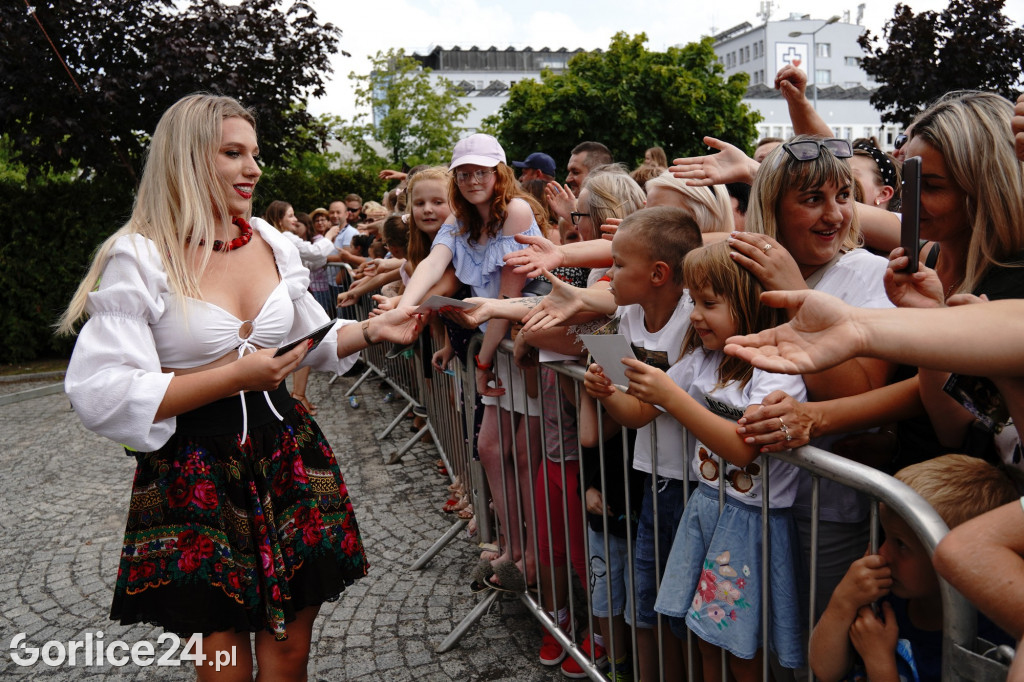 Tłumy na festynie w parafii św. Jadwigi Królowej