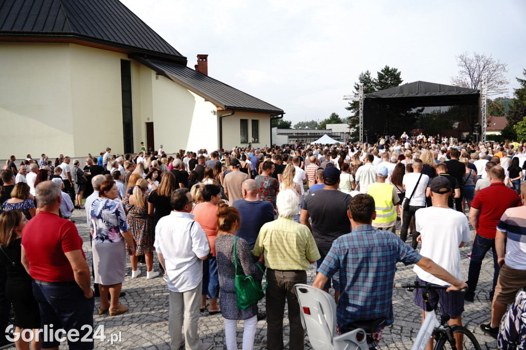 Tłumy na festynie w parafii św. Jadwigi Królowej
