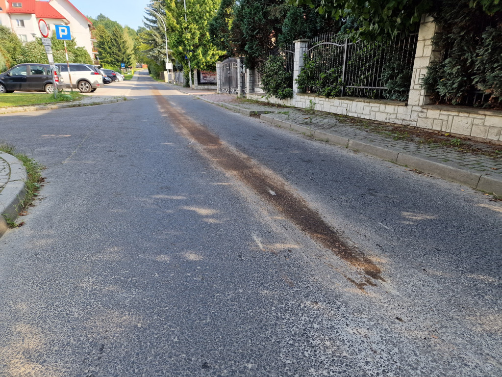 Nowy próg zwalniający na ul. Broniewskiego