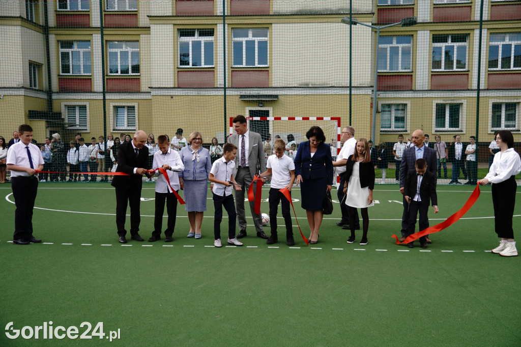 Otwarcie boiska przy MZS nr 4 w Gorlicach 01.09.