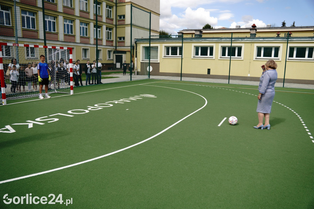 Otwarcie boiska przy MZS nr 4 w Gorlicach 01.09.