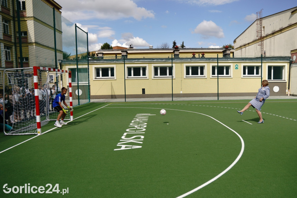 Otwarcie boiska przy MZS nr 4 w Gorlicach 01.09.