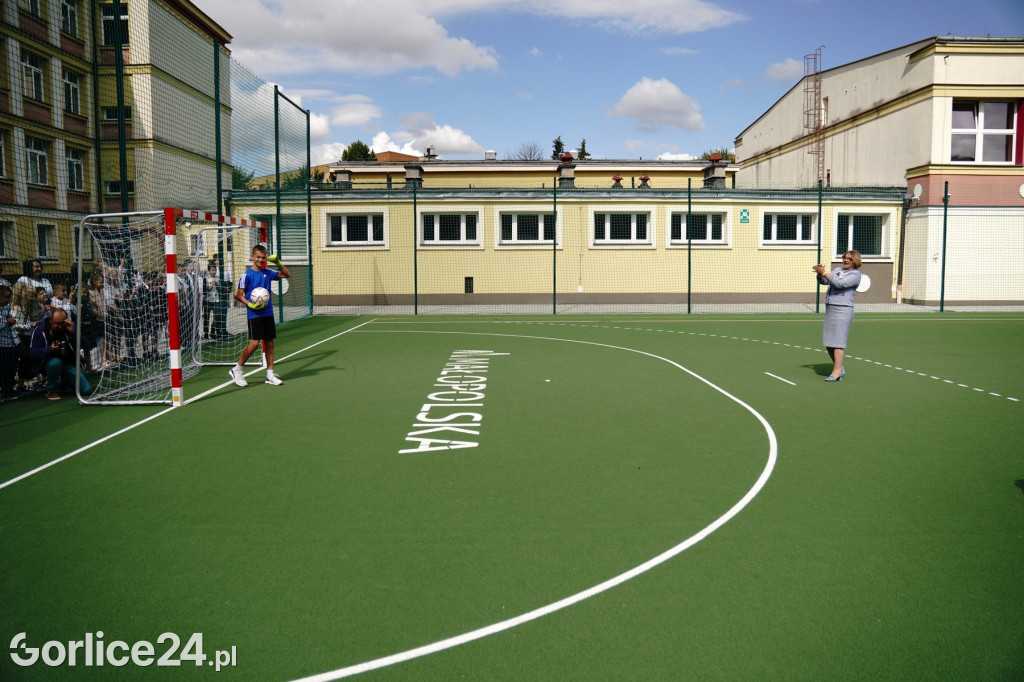Otwarcie boiska przy MZS nr 4 w Gorlicach 01.09.