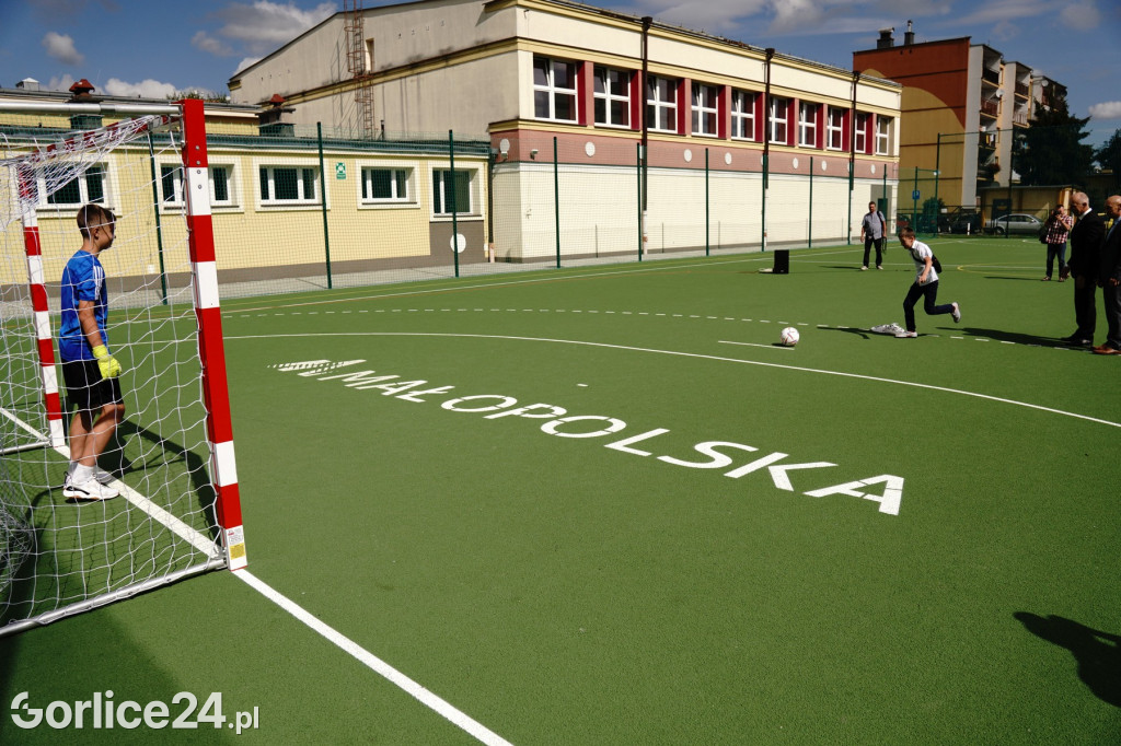 Otwarcie boiska przy MZS nr 4 w Gorlicach 01.09.