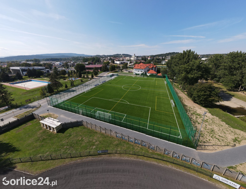 Nowe boisko OSIR ze sztuczną nawierzchnią