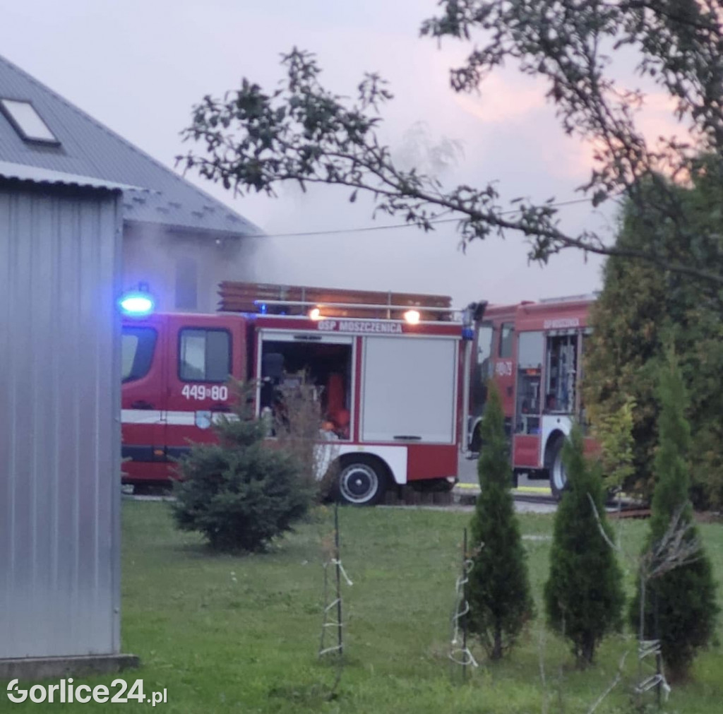 Pożar w budynku mieszkalnym w Moszczenicy 08.09.