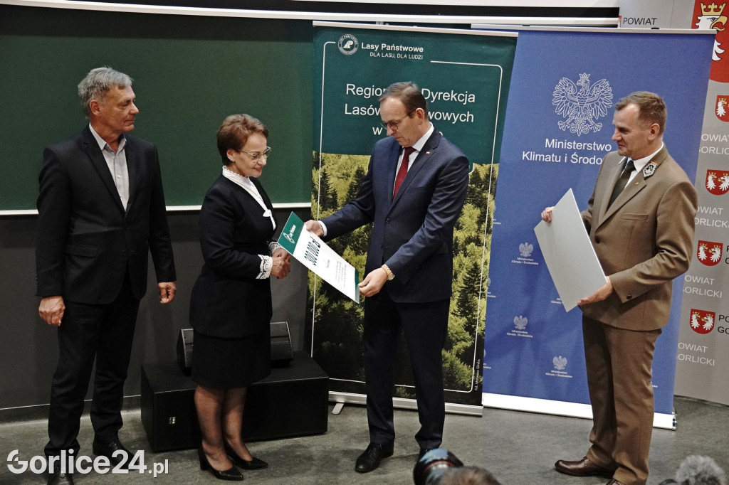 Promesy na inwestycje Powiatu i Lasów Państwowych