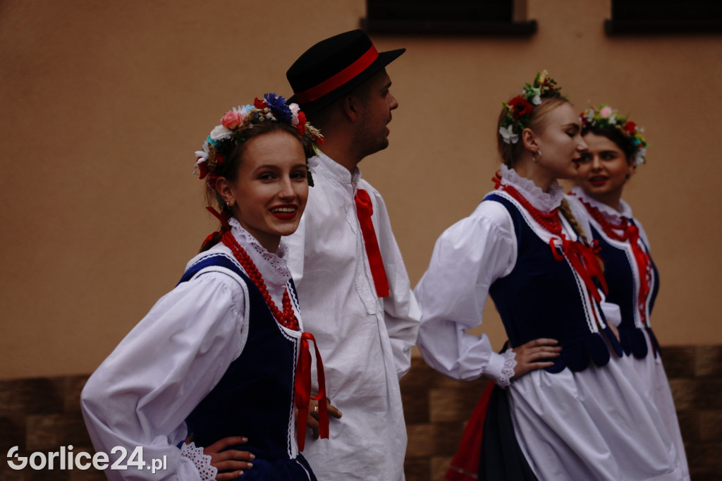 Tkanie na Ramie w GOK w Ropicy Polskiej