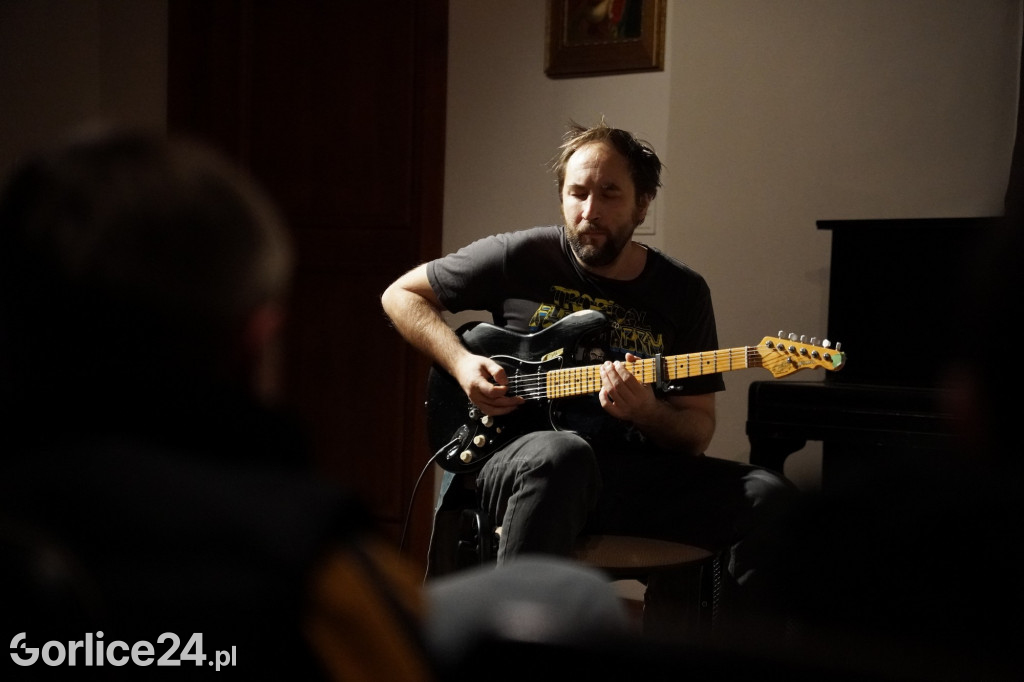 Podwójny wernisaż wystaw i koncert w Kasztelu 29.X