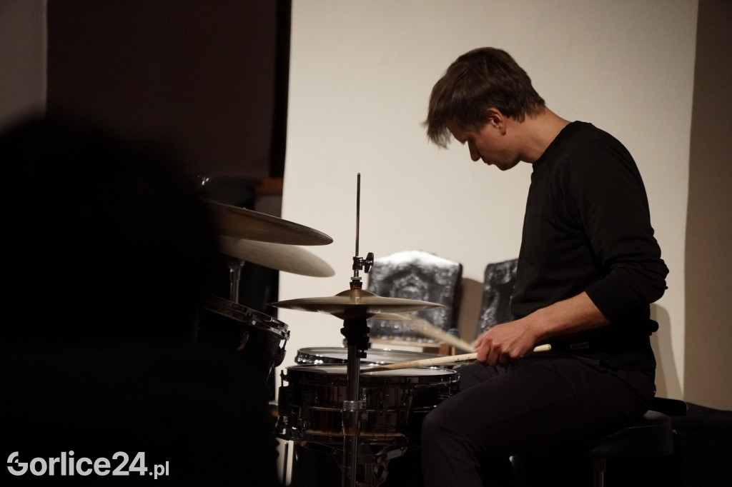 Podwójny wernisaż wystaw i koncert w Kasztelu 29.X