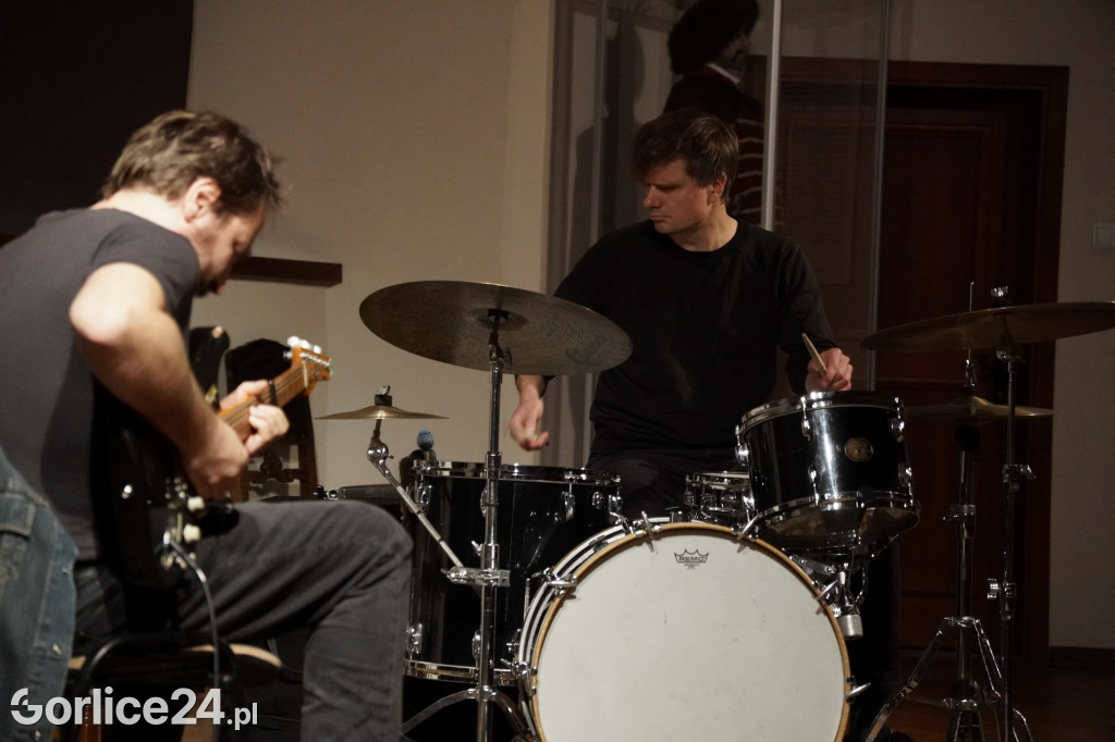 Podwójny wernisaż wystaw i koncert w Kasztelu 29.X