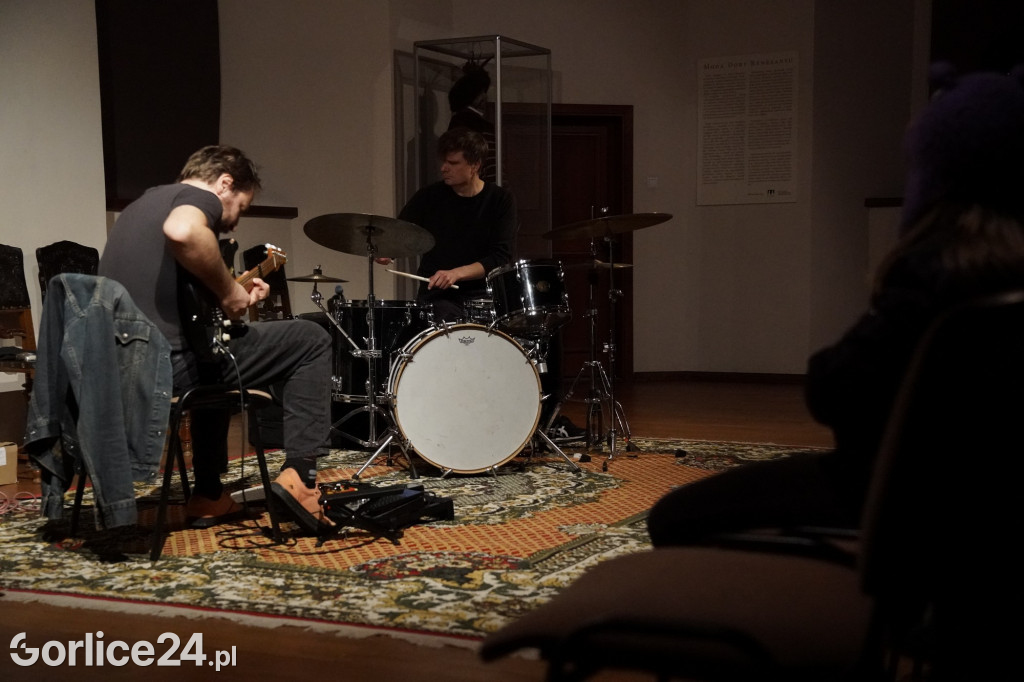 Podwójny wernisaż wystaw i koncert w Kasztelu 29.X