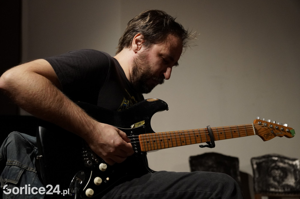 Podwójny wernisaż wystaw i koncert w Kasztelu 29.X