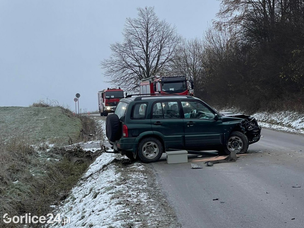 Zderzenie dwóch osobówek w Bystrej (23.11.)