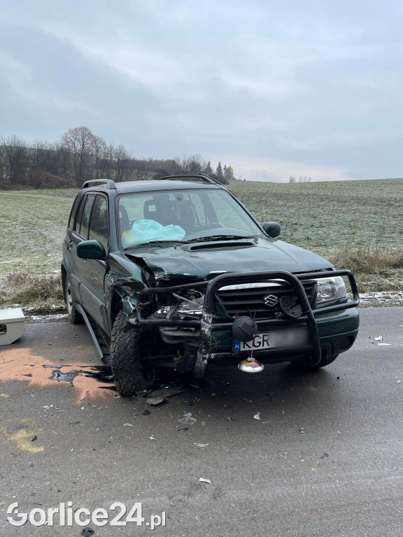 Zderzenie dwóch osobówek w Bystrej (23.11.)