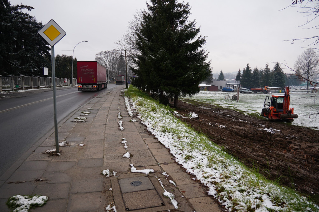 Betonowe ogrodzenie stadionu przeszło do historii