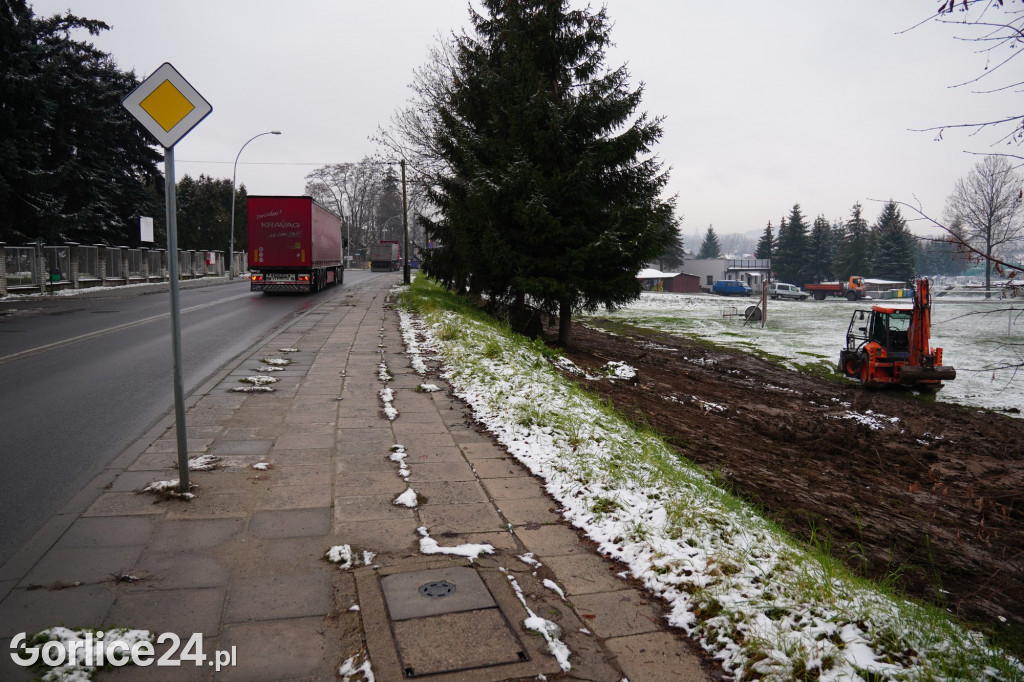 Betonowe ogrodzenie stadionu przeszło do historii