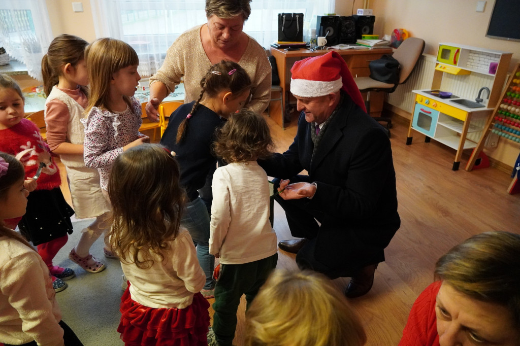 Wójt Gminy Gorlice w roli elfa św. Mikołaja!