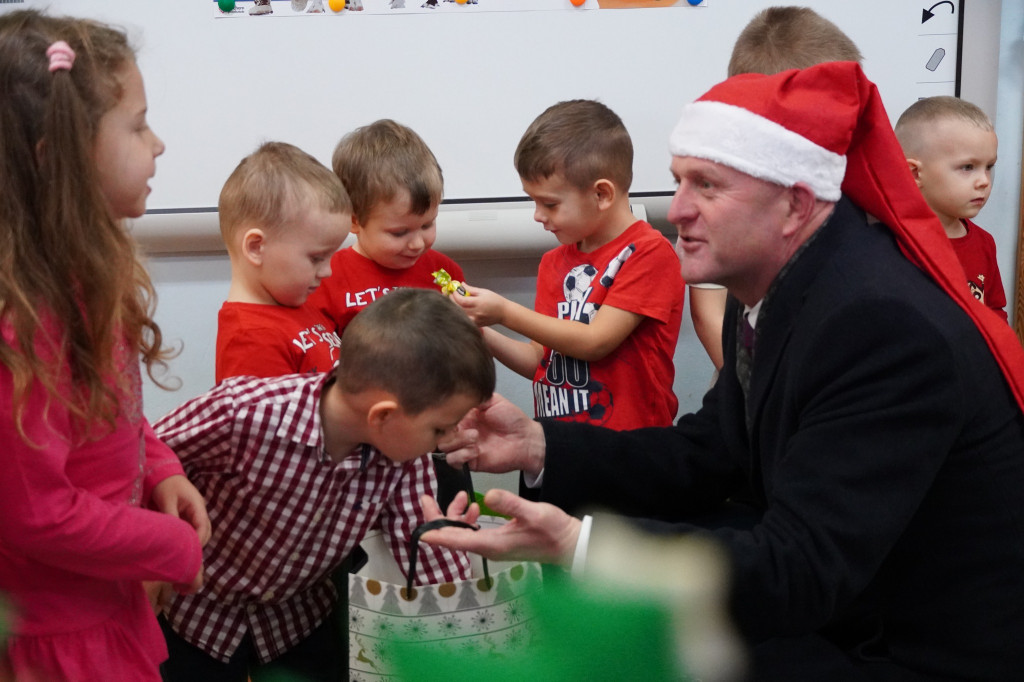 Wójt Gminy Gorlice w roli elfa św. Mikołaja!