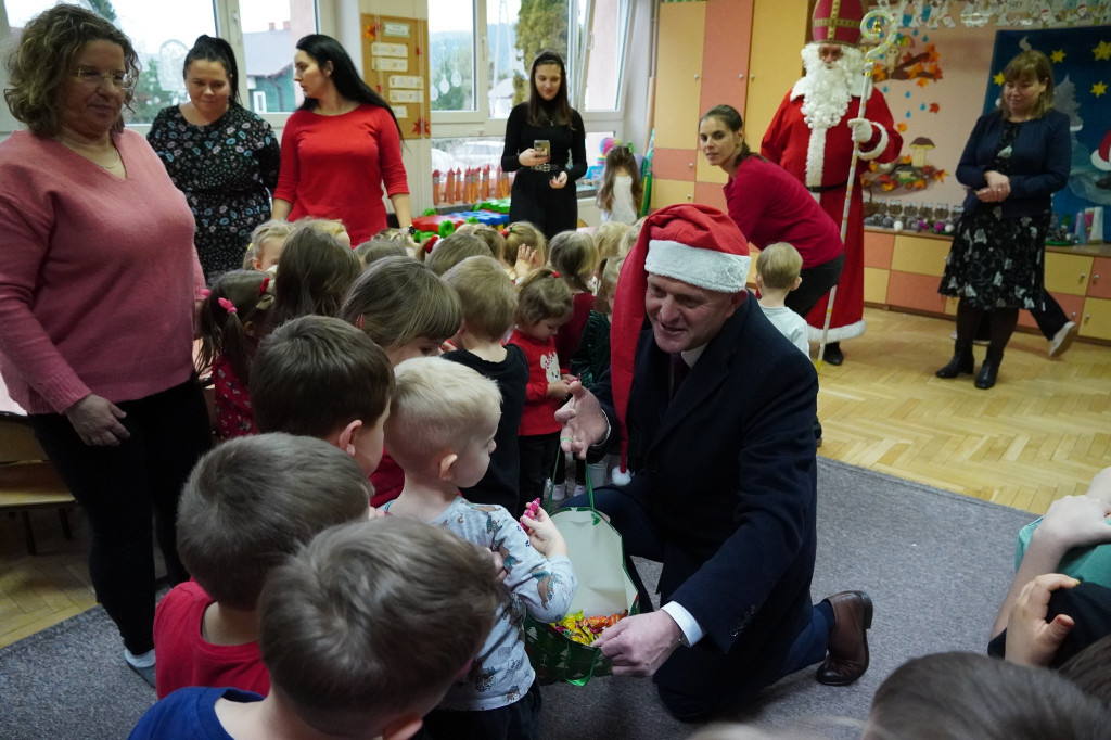 Wójt Gminy Gorlice w roli elfa św. Mikołaja!