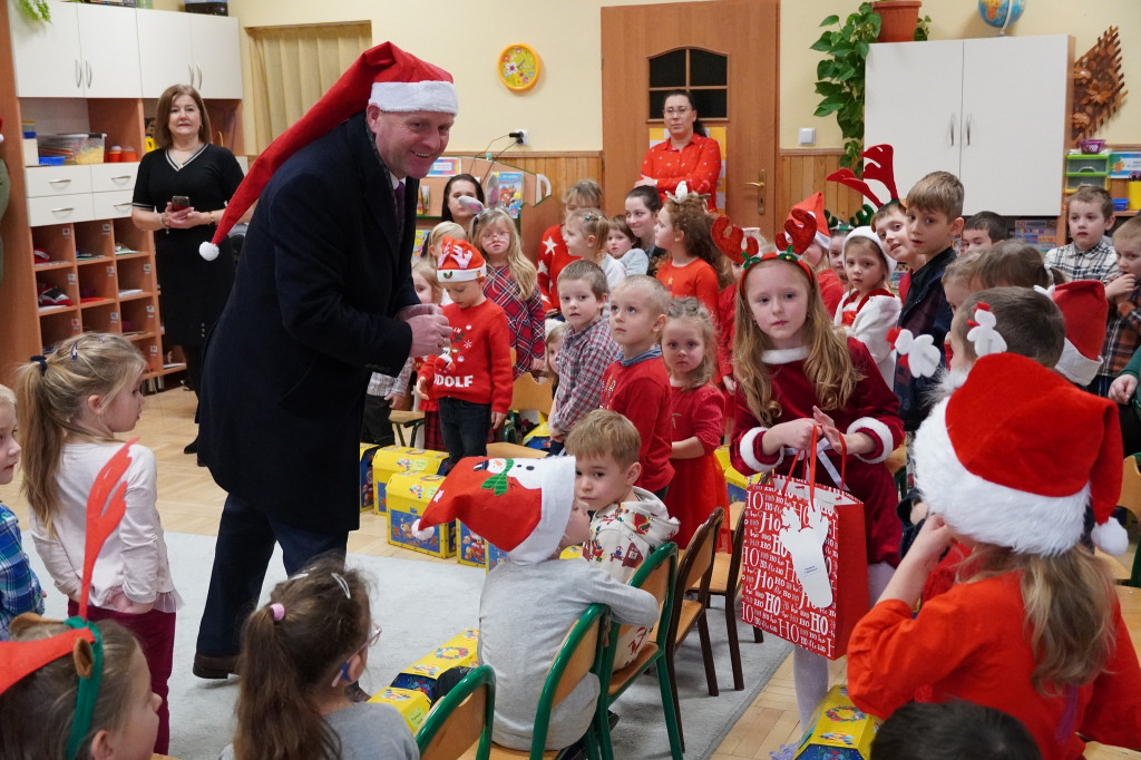 Wójt Gminy Gorlice w roli elfa św. Mikołaja!