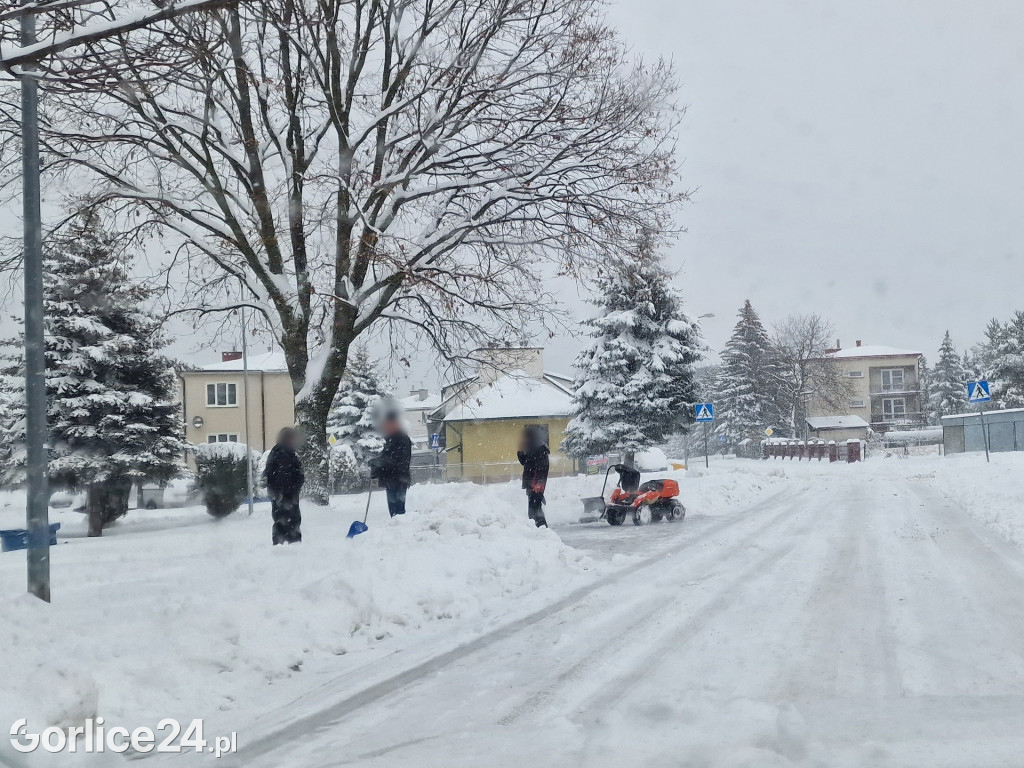 Gorlice zasypane śniegiem (11.12.2022r.)