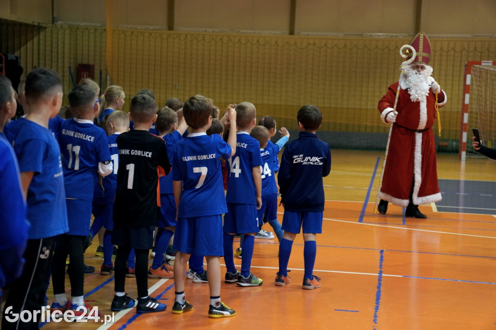 Mikołaj odwiedził najmłodszych piłkarzy Glinika