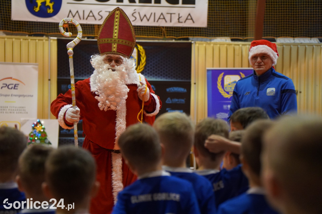 Mikołaj odwiedził najmłodszych piłkarzy Glinika