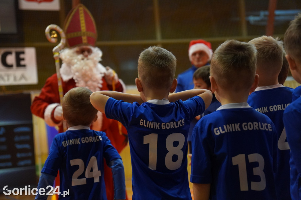 Mikołaj odwiedził najmłodszych piłkarzy Glinika