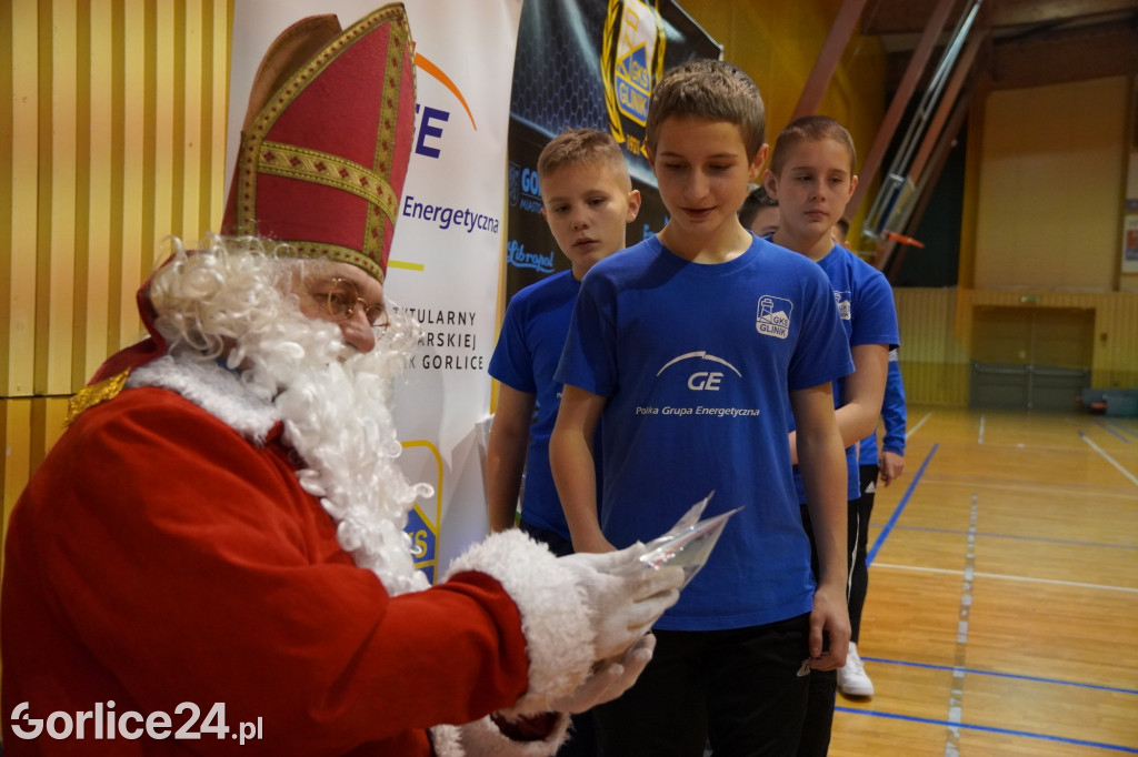 Mikołaj odwiedził najmłodszych piłkarzy Glinika