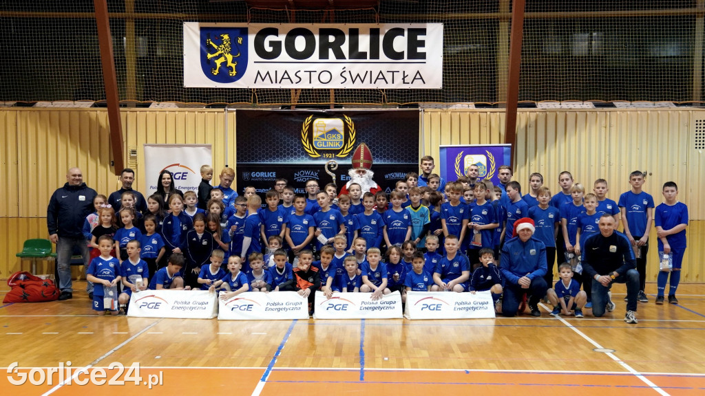 Mikołaj odwiedził najmłodszych piłkarzy Glinika