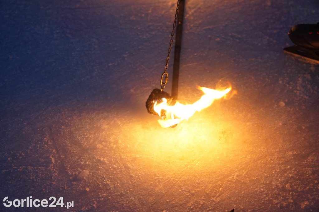 Fireshow na zakończenie sylwestrowej ślizgawki