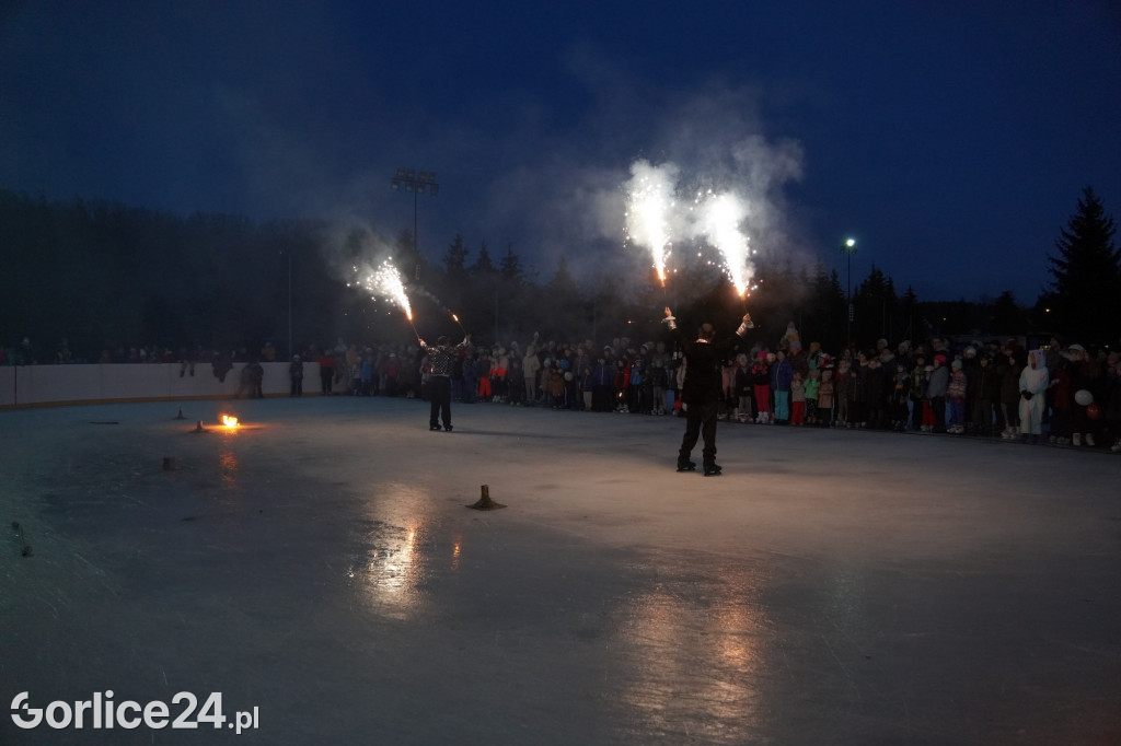Fireshow na zakończenie sylwestrowej ślizgawki