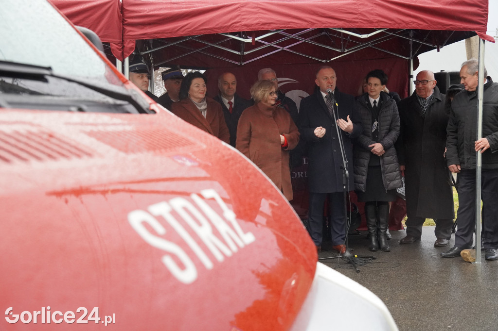 OSP w Dominikowicach otrzymało nowy wóz bojowy! [FOTO]