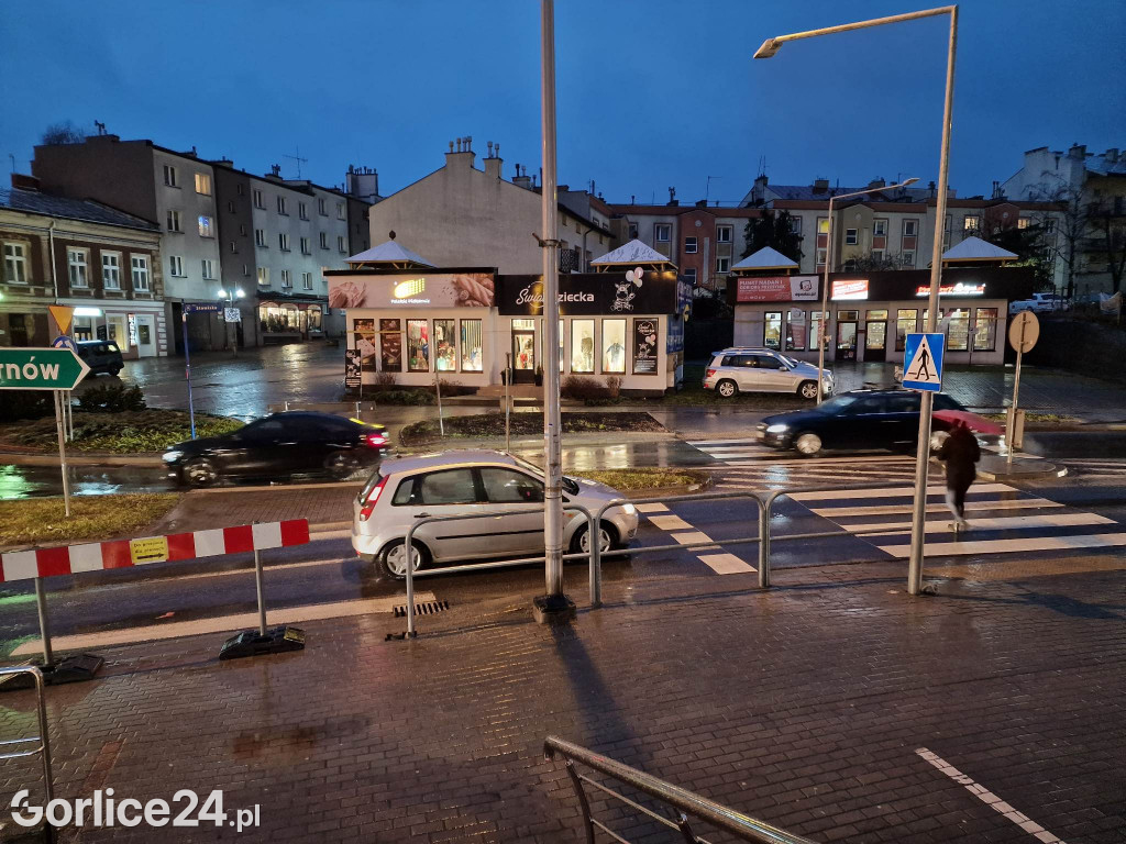 Gorlice, ulica Stawiska. Nowe przejście dla pieszych