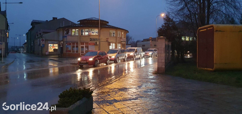 Gorlice, ulica Stawiska. Nowe przejście dla pieszych